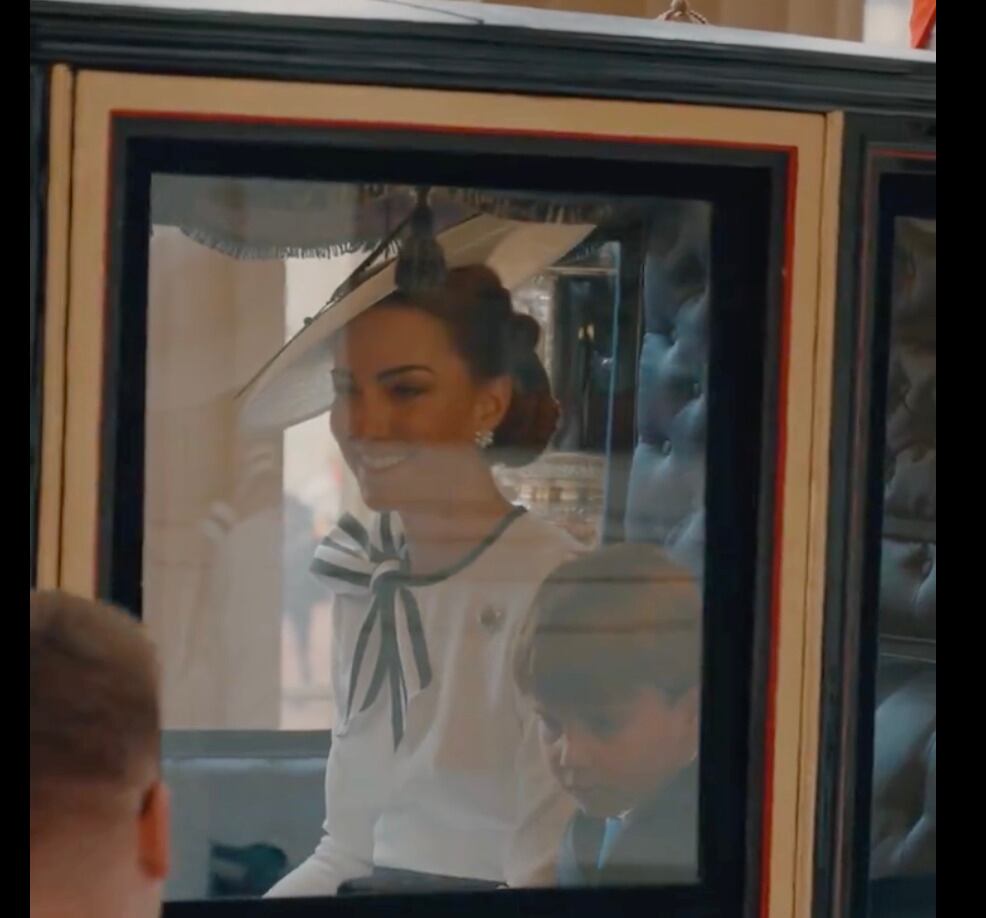 Kate Middleton y sus 3 hijos llegan a las celebraciones del rey Carlos