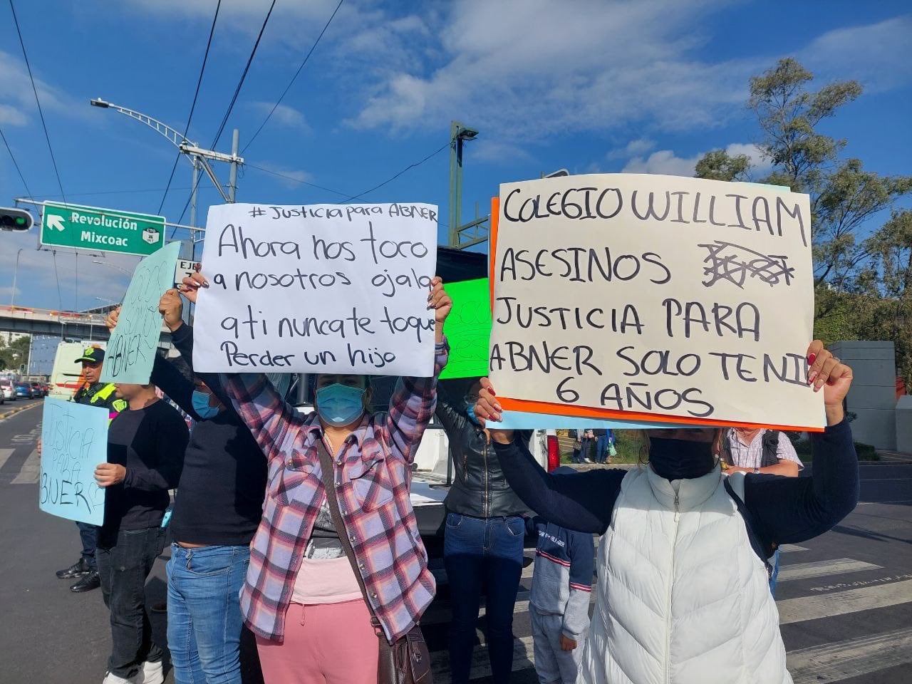Se manifiestan en Colegio Williams Mixcoac por muerte de Abner