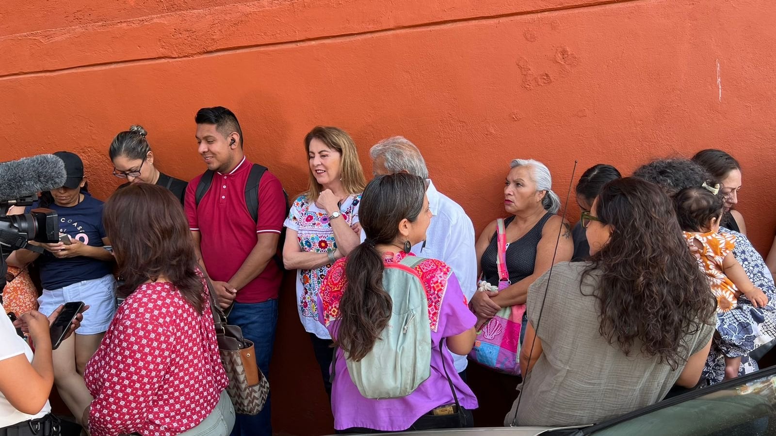Elecciones Morelos 2024: Margarita González Sarabia llega a la casilla electoral donde votará