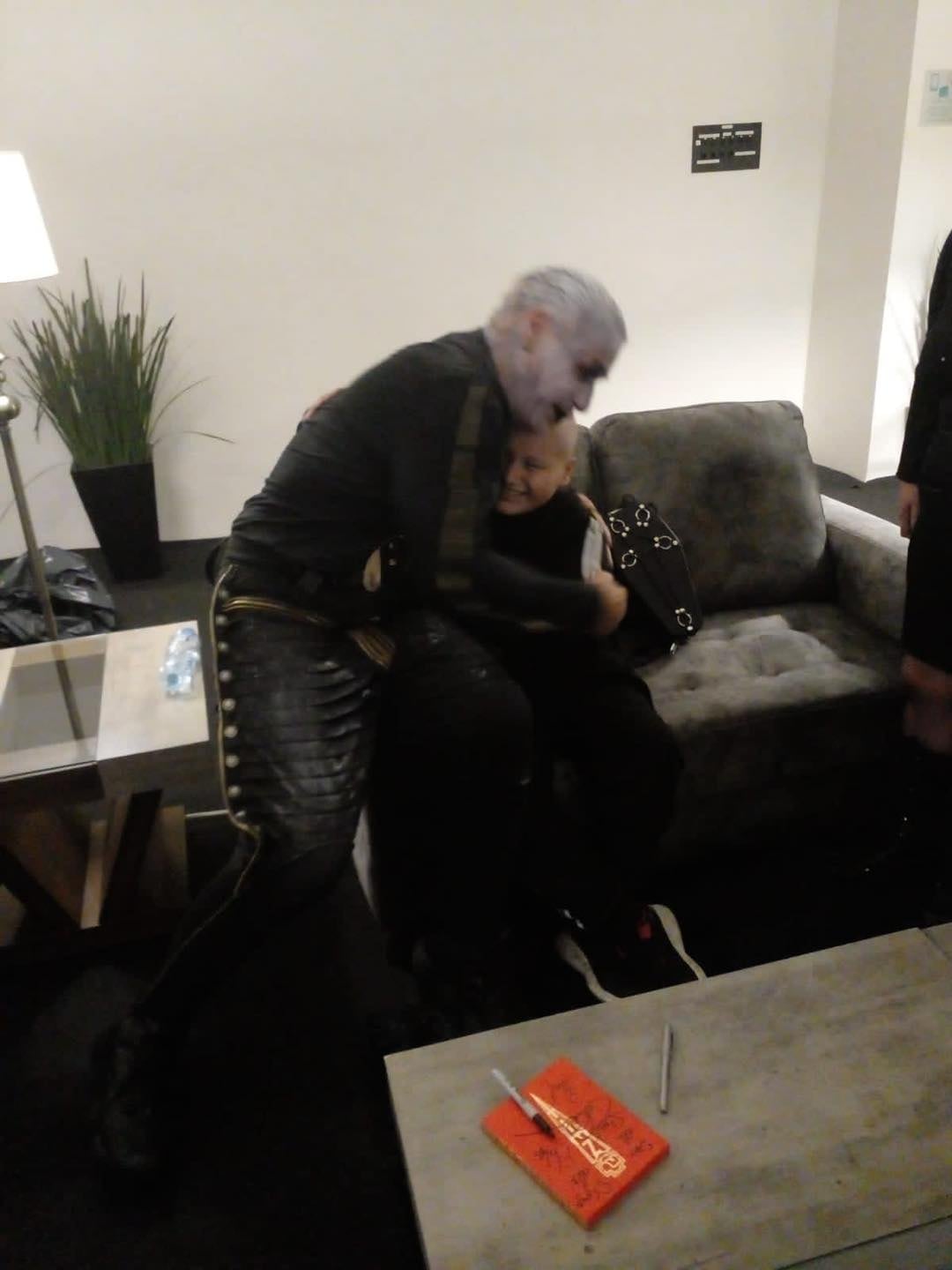 Diego, el niño con cáncer que conoció a Rammstein