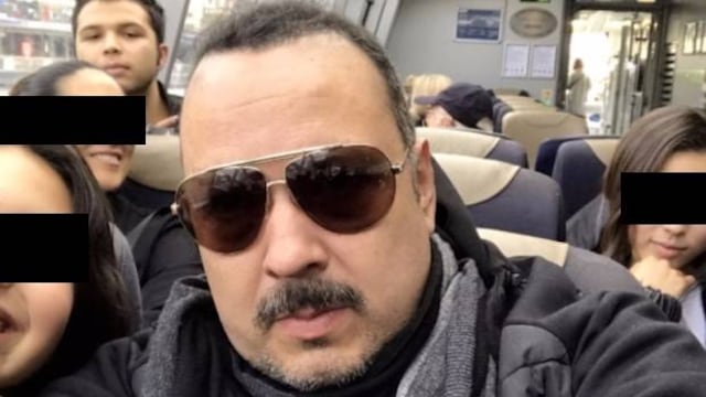 Pepe Aguilar y su familia