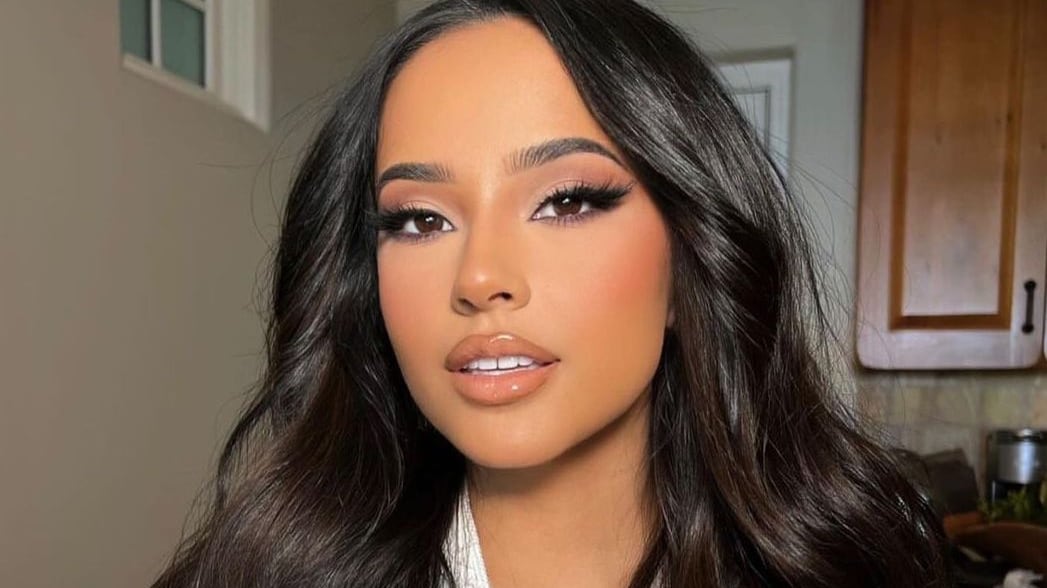 ¿Becky G lo sabe? Entre rumores de infidelidad, ella se ocupa de lo único que importa