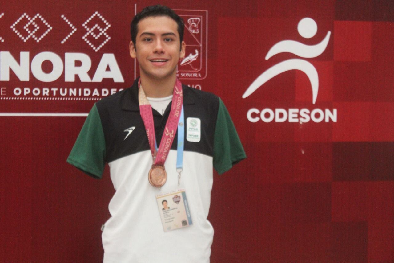 Medallista de la delegación potosina en los Paranacionales Conade