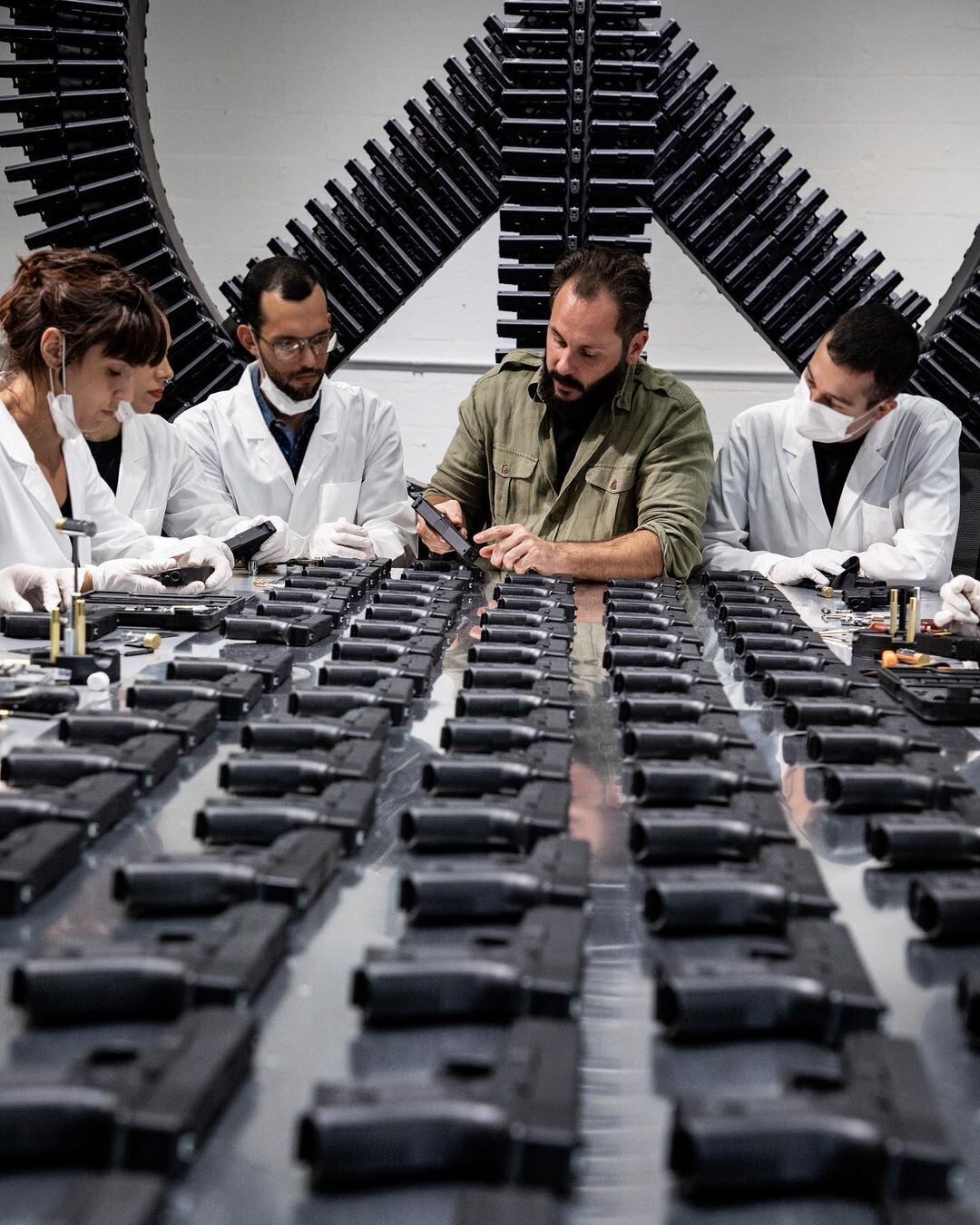 Greg Lansky, autor de la escultora de mármol Algorithmic Beauty