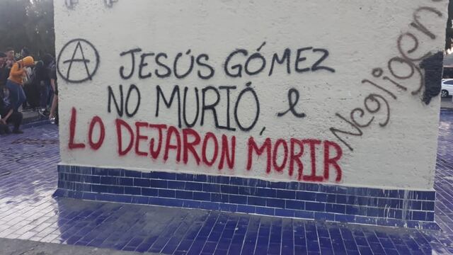 Pintas en Rectoría por muerte de estudiante.