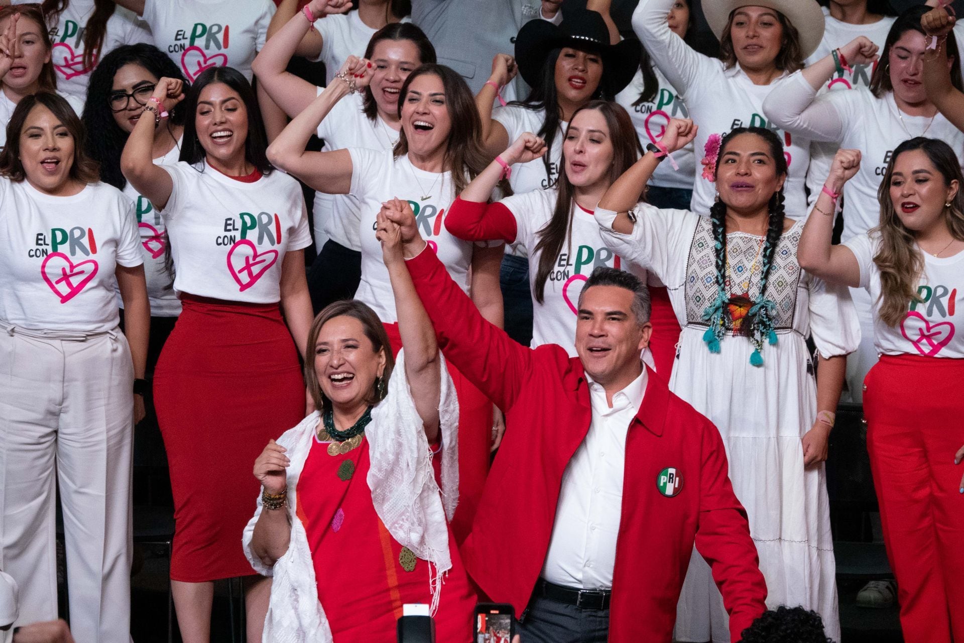 Xóchitl Gálvez no fue acompañada por Beatriz Paredes en evento del PRI