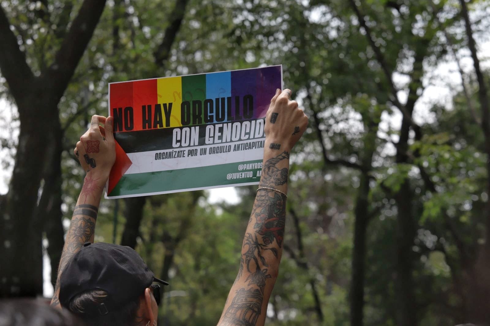 Lanzan explosivos y latas de pintura vacías a elementos que resguardan embajada de Israel