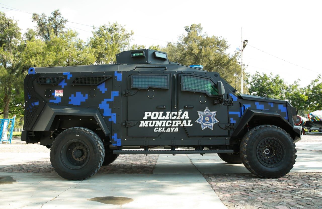 El “Black Mamba Sandcat” es un vehículo táctico.