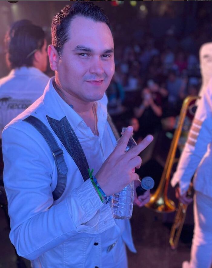 Samuel Sarmiento, vocalista de Banda Los Recoditos