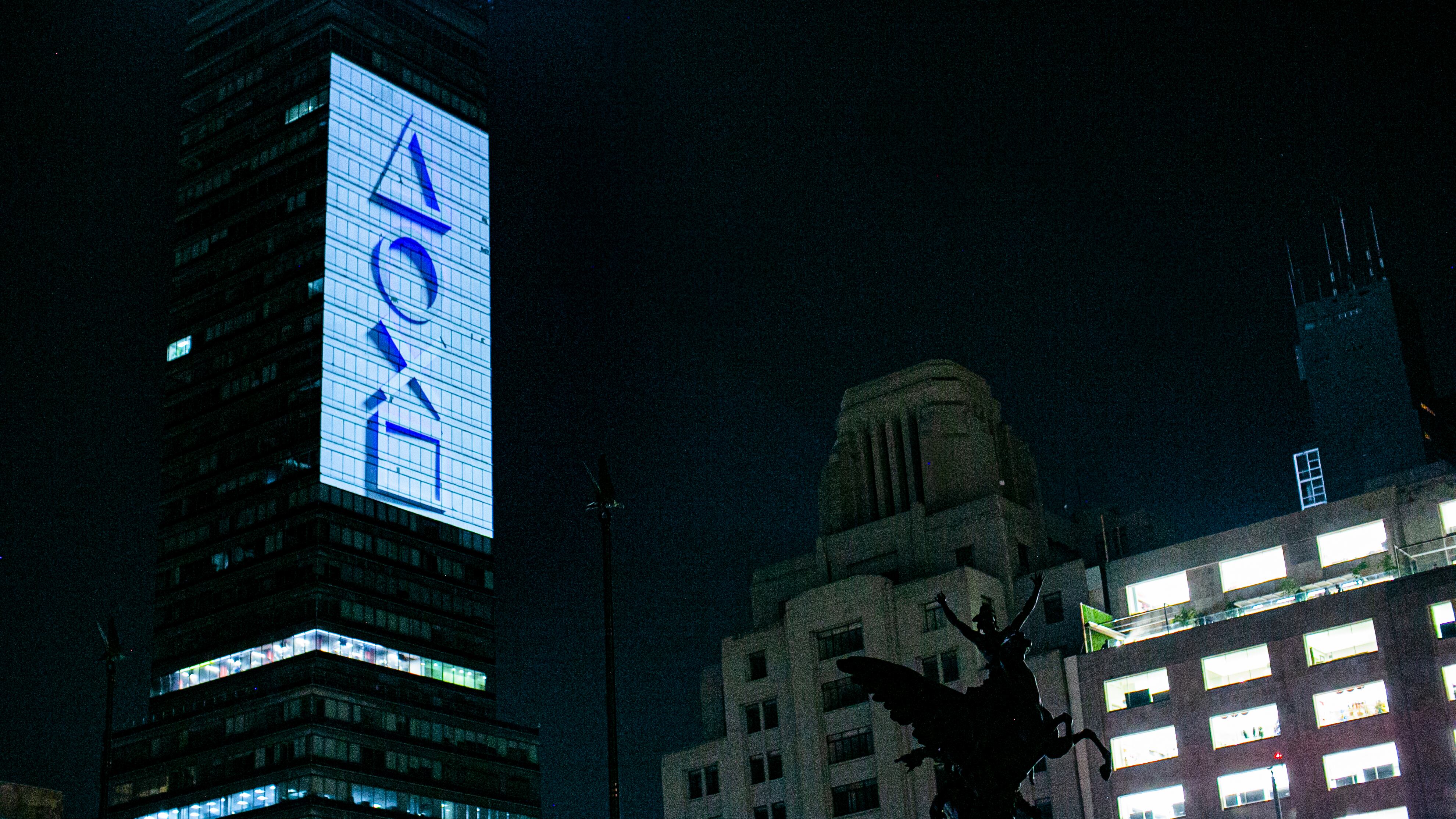 VIDEO: La Torre Latinoamericana le da la bienvenida al PS5