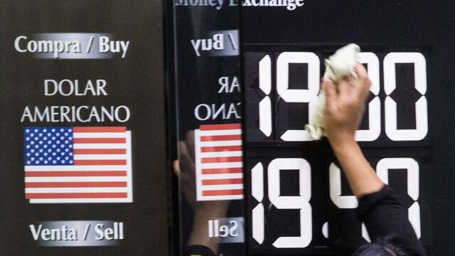 El peso en su mejor momento contra el dólar