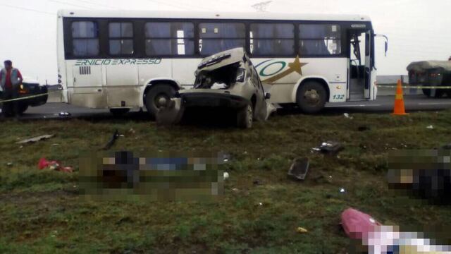 Volcadura en Circuito Exterior Mexiquense. Accidente.