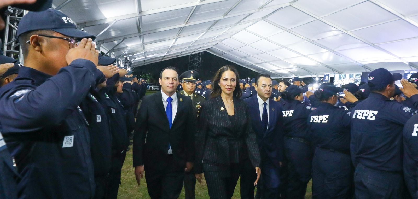 Libia Dennise García recibe mando de Fuerzas de Seguridad Pública