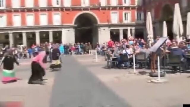 Hinchas del PSV humillan a mujeres en España