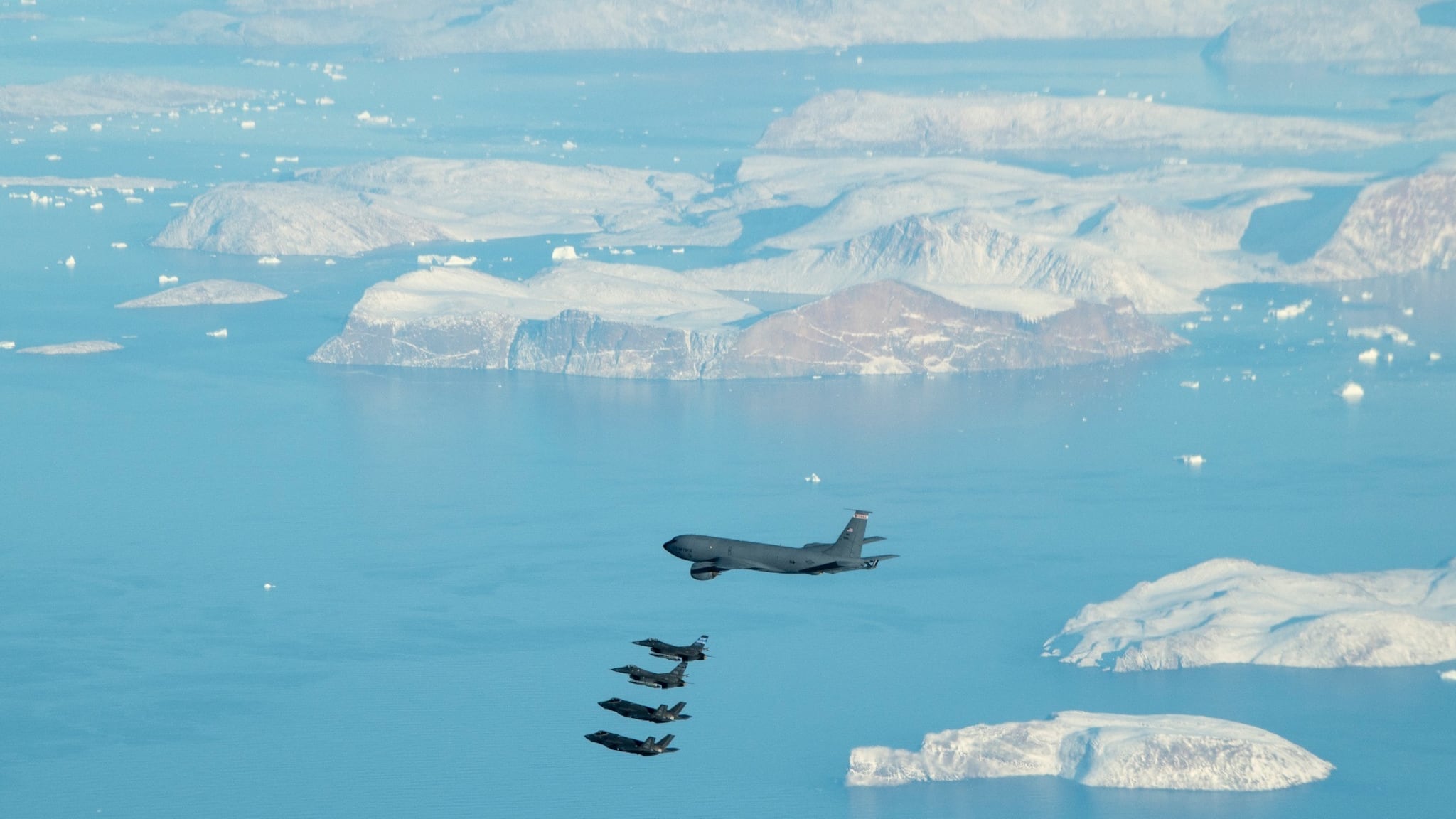 Aviones de Estados Unidos llegarán a Groenlandia en operativo militar
