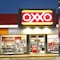 VIDEO: Ladrón quiso robar un Oxxo; se queda atorado en los ductos de ventilación