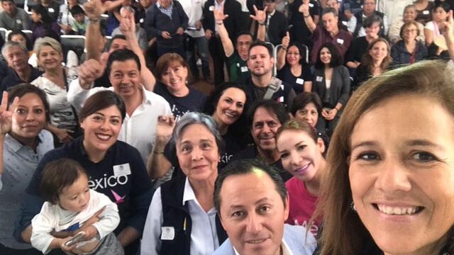 Margarita Zavala (der), militante de México Libre y ex candidata presidencial