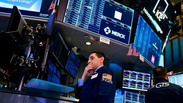 Operadores de bolsa. Recuperación tras lunes negro.