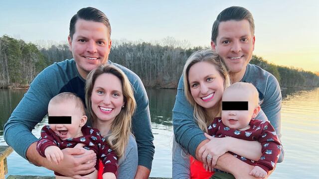 Los hermanos genéticos de 2 parejas de gemelos