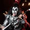 KISS te cobra 15 mil pesos por tomarse una foto, pero con un vidrio de por medio