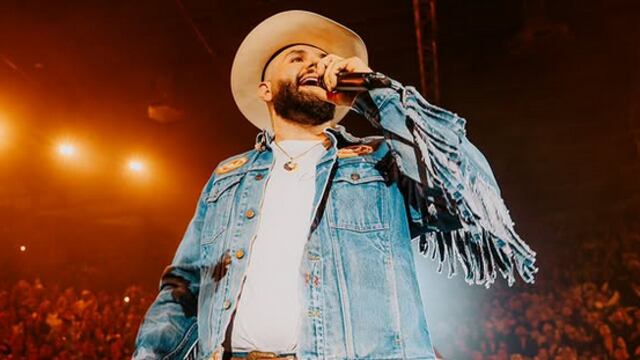 Carín León, cantante