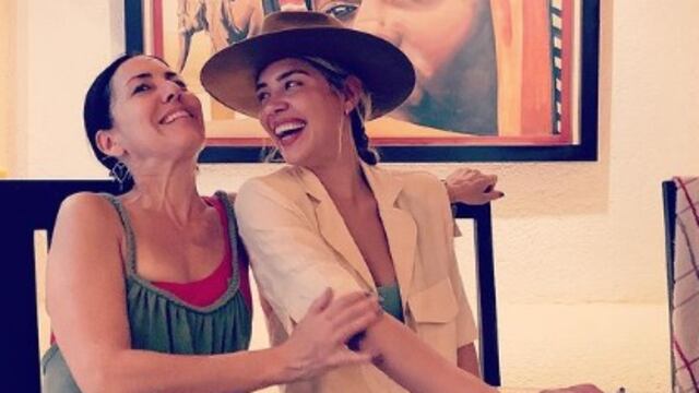 Michelle Salas y Stephanie Salas