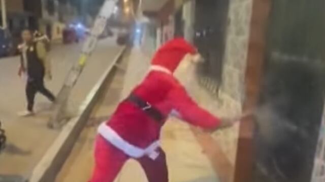 Policía de Perú disfrazado de Santa Claus en operativo contra narcotraficantes