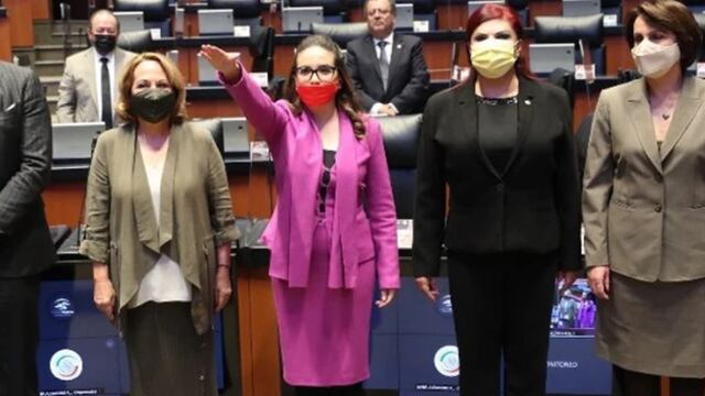 Judith Fabiola Vázquez Saut (al centro)