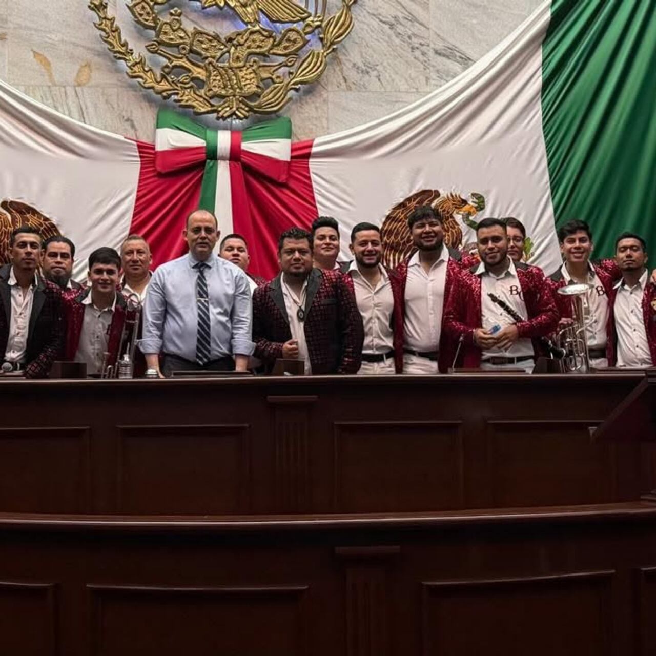Narcocorrido en el Congreso de Michoacán desata polémica por mención a socio de El Mayo Zambada
