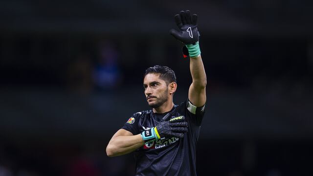 Jesús Corona en partido de Cruz Azul
