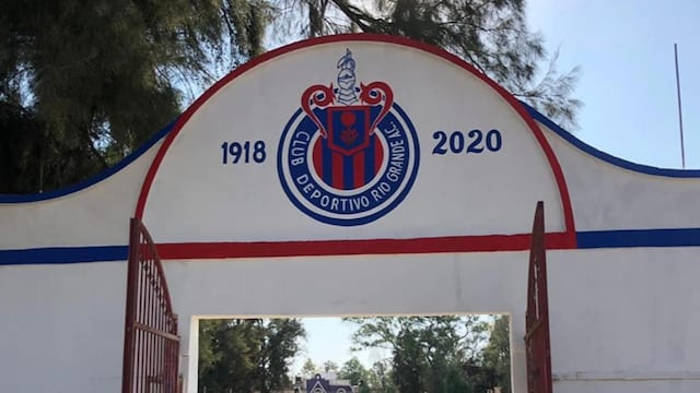 Señalan a Chivas de haberse robado el escudo de otro equipo de Jalisco