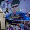Fans de Oliver Tree realizan homenaje en el Monumento a la Revolución