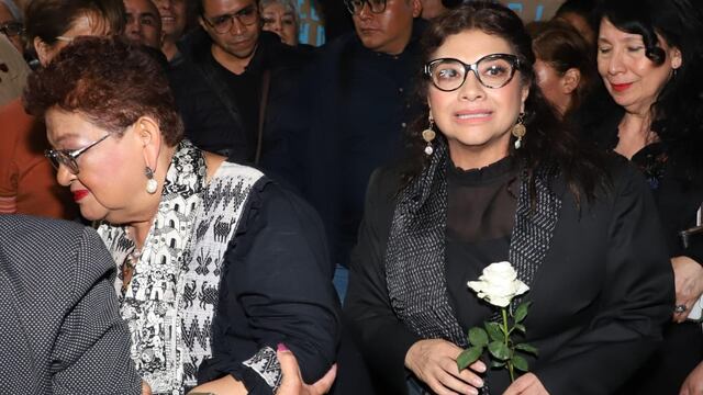 Clara Brugada no llegó sola al funeral de Ximena Guzmán y José Muñoz