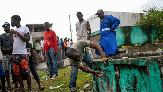 Cementerio durante terremoto en Haití