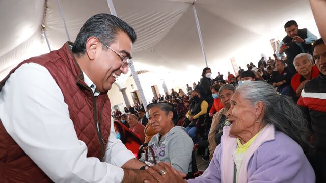 Sergio Salomón entregó 204 aparatos ortopédicos a 4 municipios de Puebla