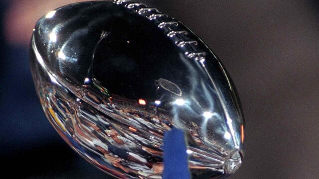 El trofeo Vince Lombari, que se llevan los ganadores del Super Bowl en la NFL