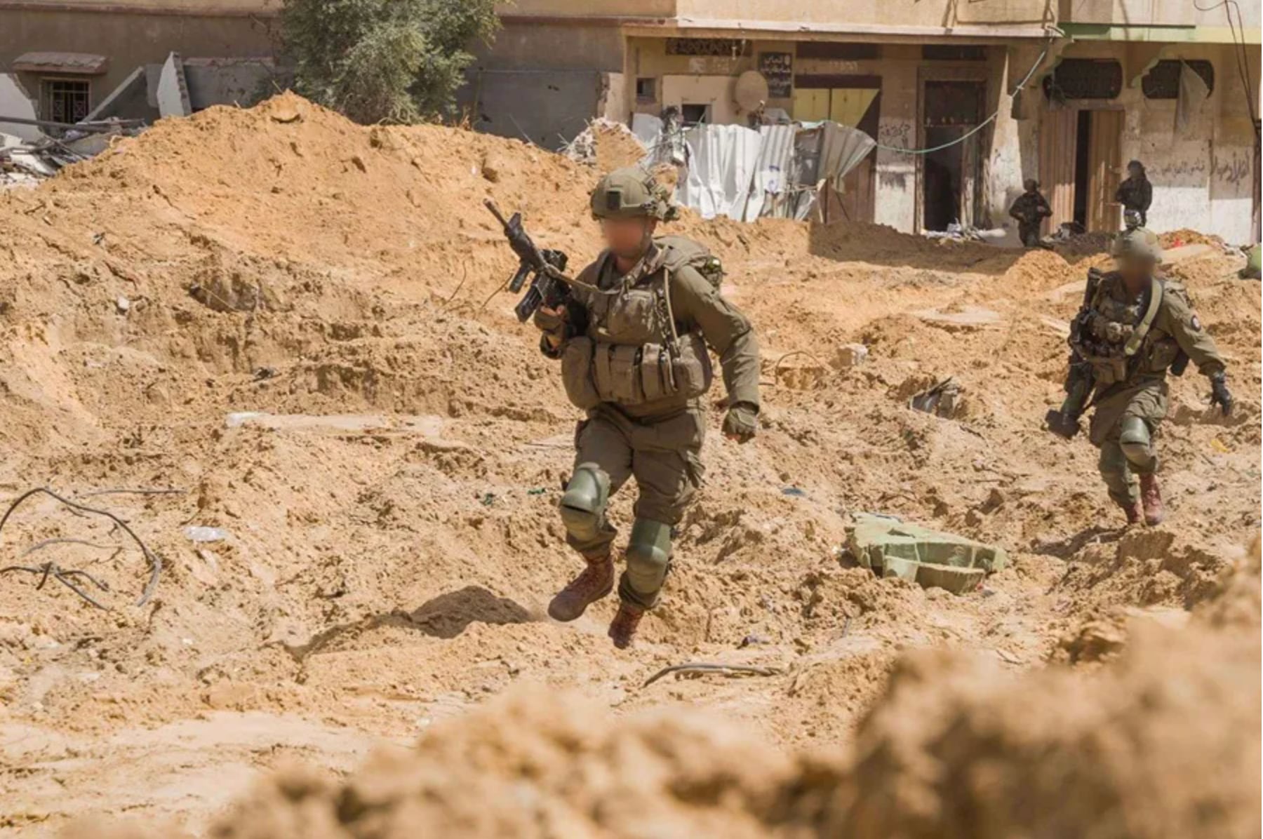 El Ejército israelí cumple este domingo dos semanas de operación militar dentro del hospital Shifa de la ciudad de Gaza, el mayor de la Franja