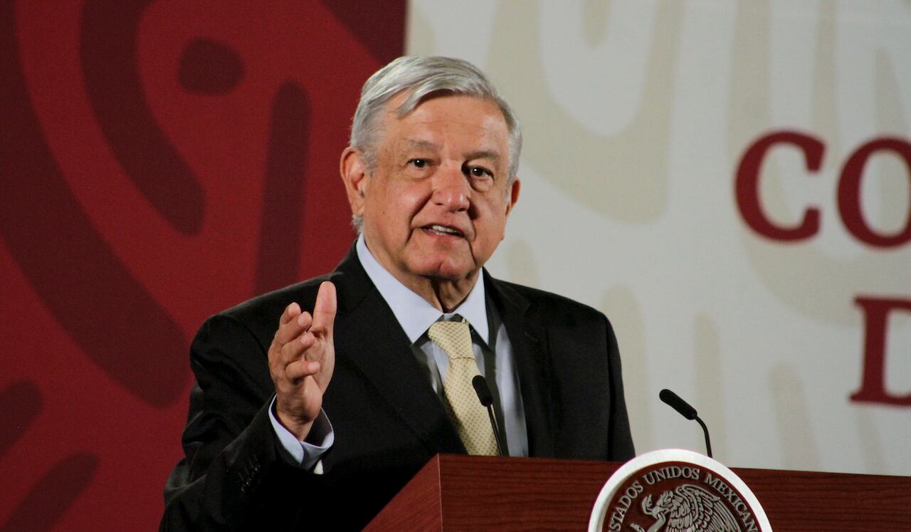 AMLO reponde preguntas de la prensa