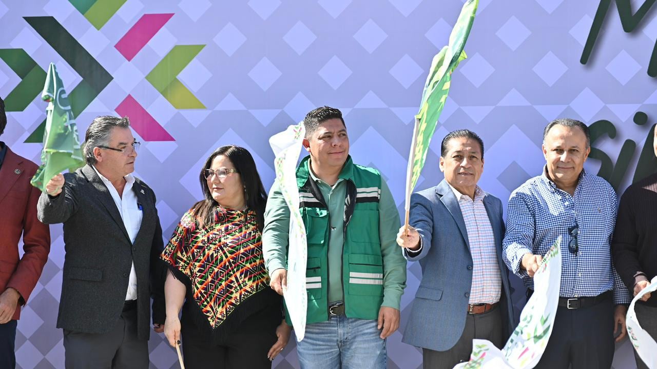 Ricardo Gallardo da inicio a la rehabilitación de 12 kilómetros del Circuito Potosí