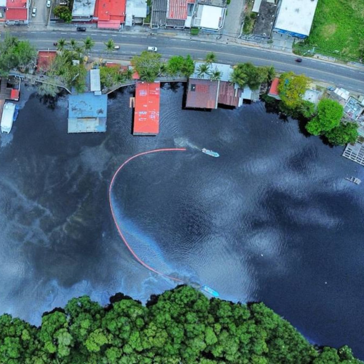 Reportan derrame de hidrocarburo cerca de Dos Bocas