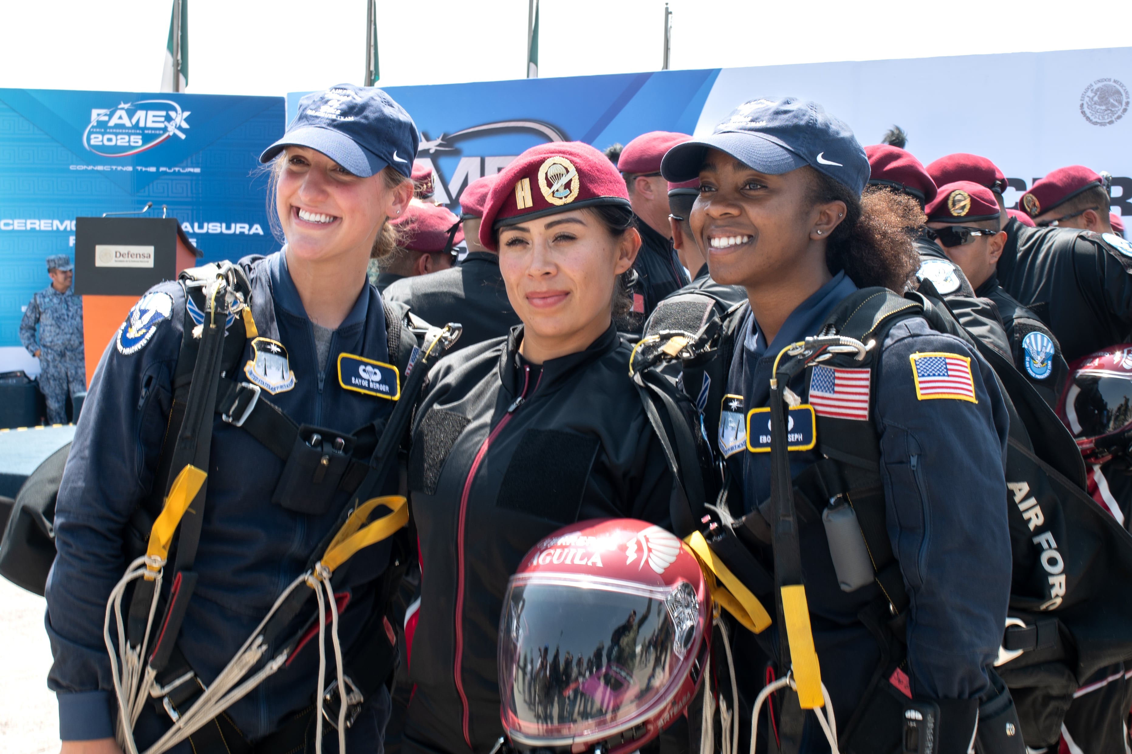 Cada vez las mujeres van ocupando más espacios y cargos dentro de las fuerzas armadas de distintos países, inspirando a miles de niñas y jóvenes