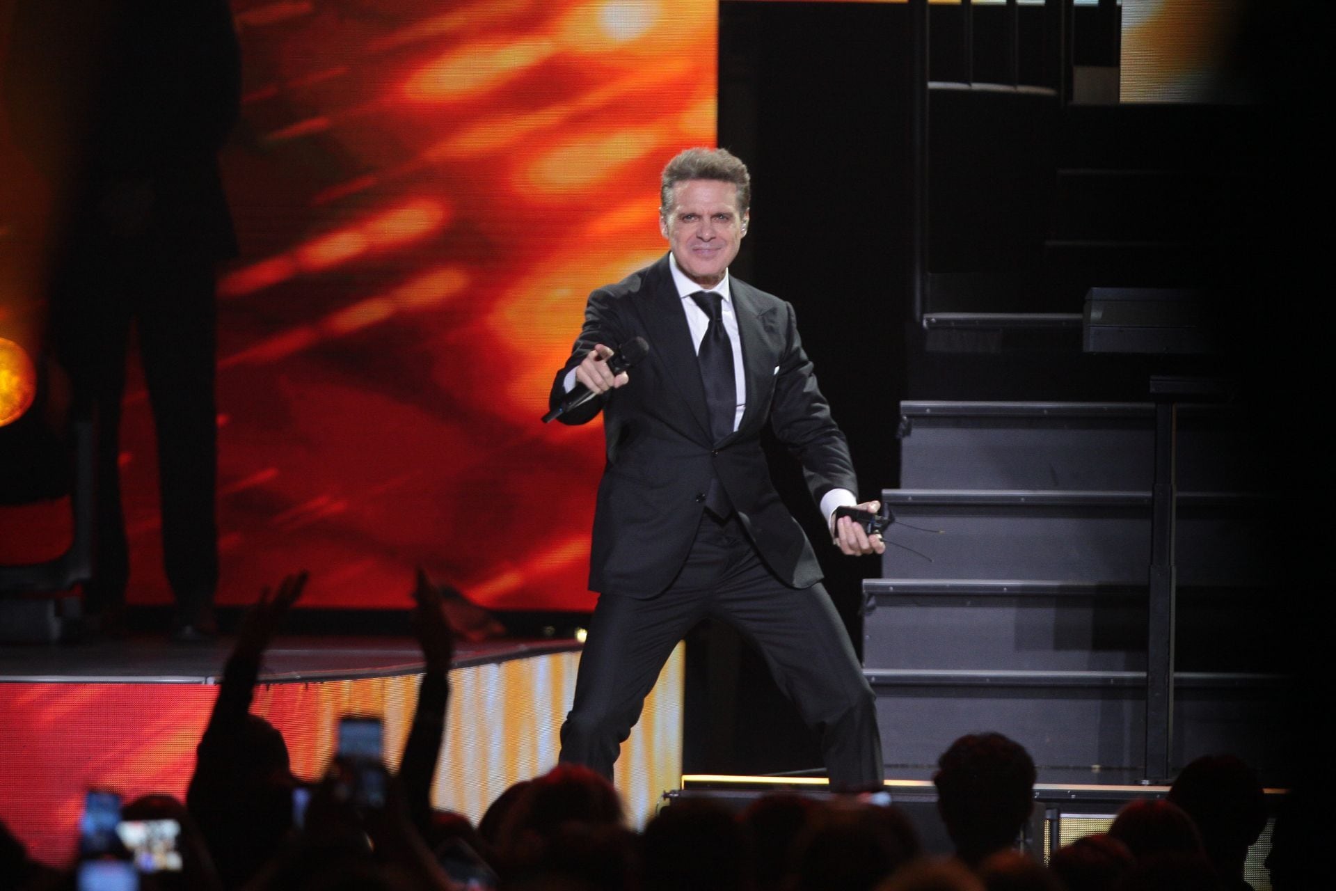 Luis Miguel habría sido hospitalizado