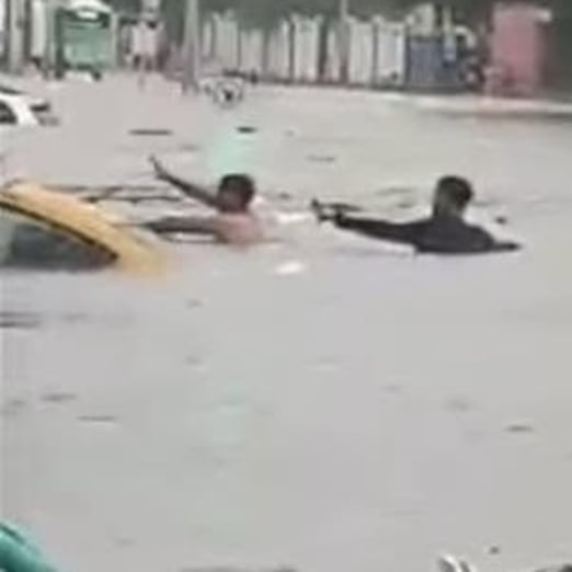 Inundaciones en Monterrey: rescatan a 7 personas atrapadas en sus vehículos