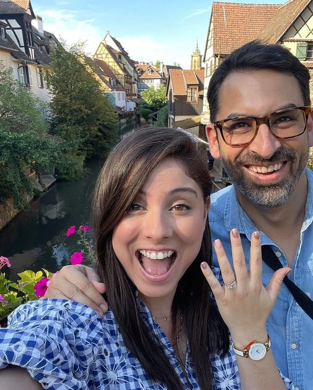 Álvaro López Sordo y su prometida Lucy Bravo.