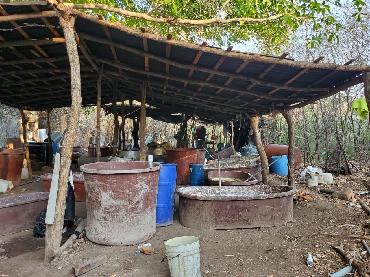 Desmantelan laboratorio clandestino de metanfetamina en Tierra Caliente