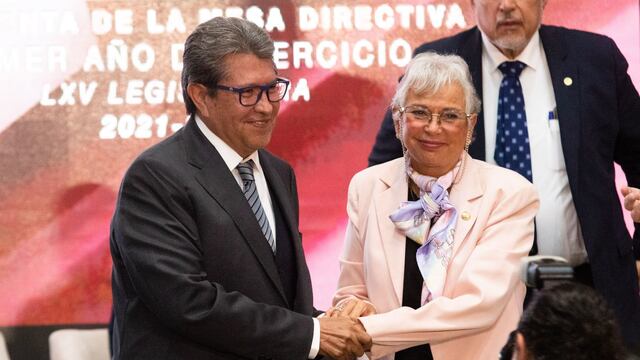 Secretarios del presidente dejaron solo a Ricardo Monreal en la plenaria de Morena, pese a esto, el senador descartó ruptura.