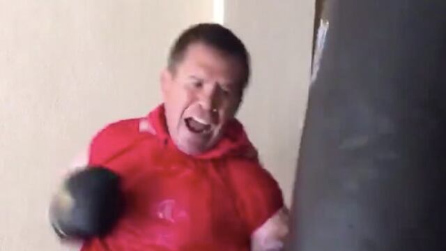 La Leyenda golpea al costal