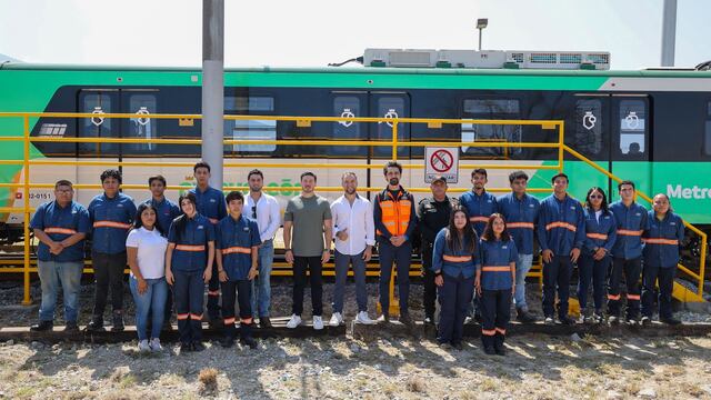 Samuel García entrega trenes para línea 1 del Metrorrey