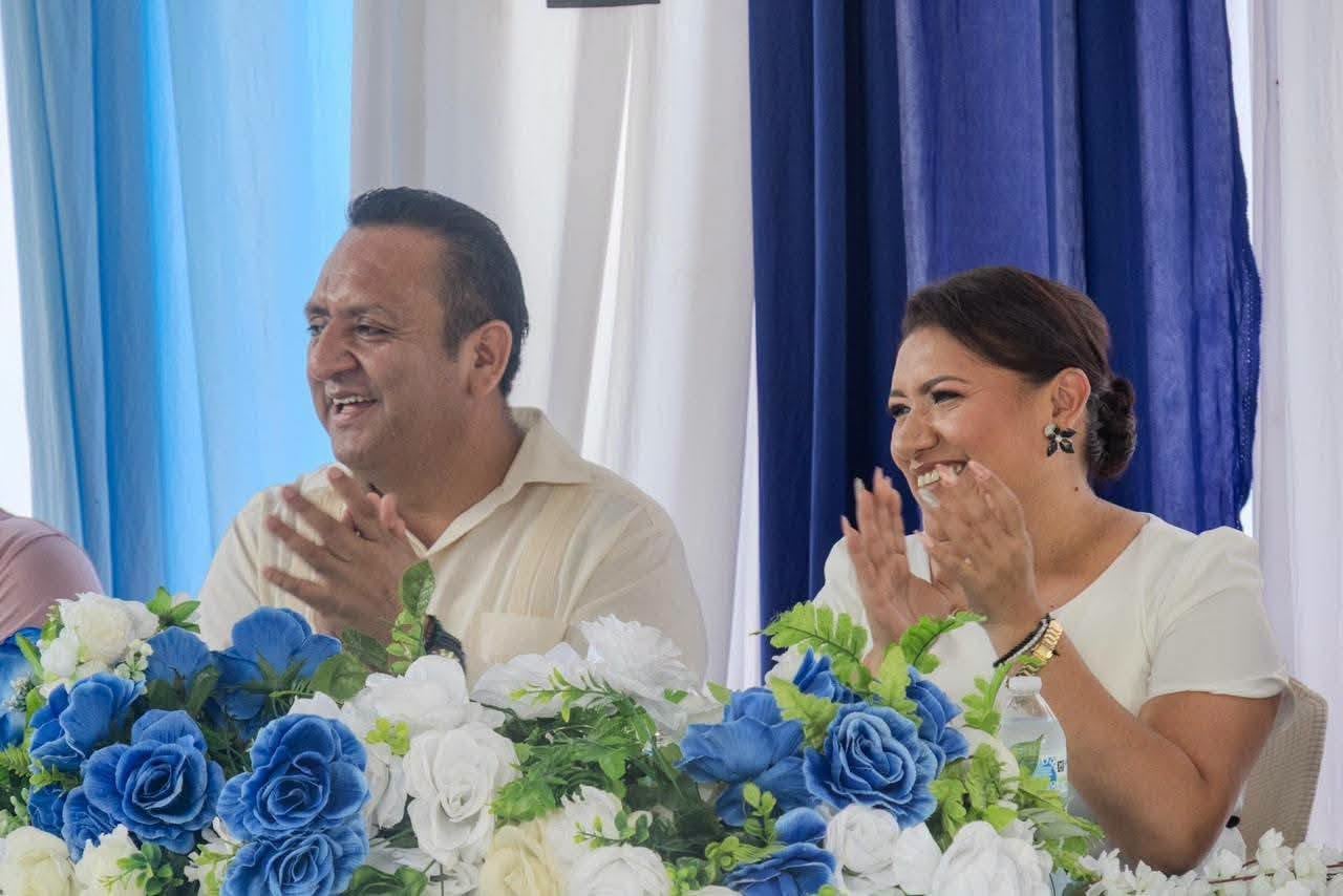 Raúl González Martínez y su esposa, Cinthya Celeste Álvarez Ramírez