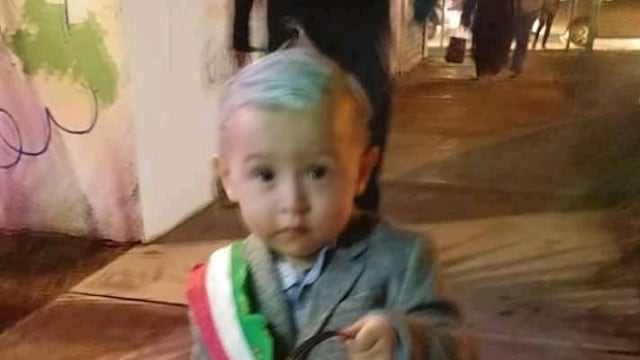 Niño pide 'calavera' disfrazado de López Obrador